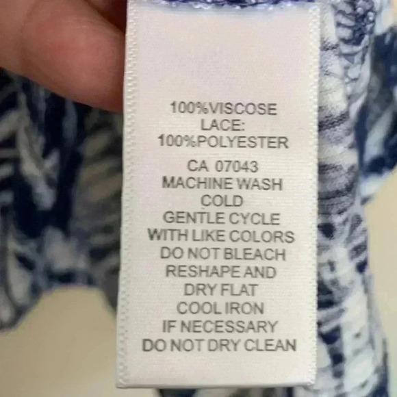 Cable & Gauge summer,  lightweight and airy tunic with lace cut out at the back - Picture 5 of 7